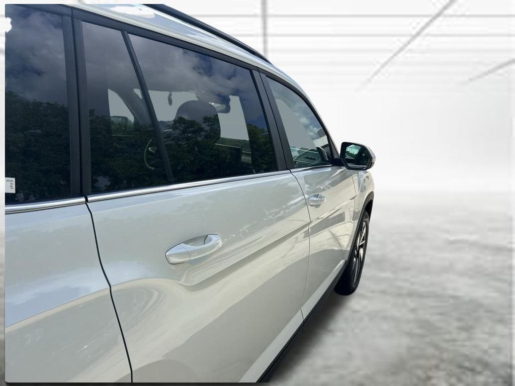 New 2026 White/off-white Volkswagen 2.0T SE w/Technology image 32