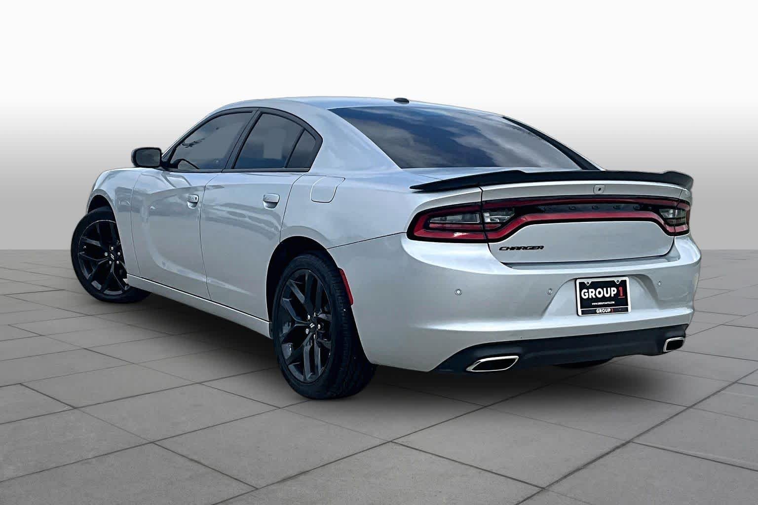 Used 2022 Triple Nickel Clearcoat Dodge SXT image 11