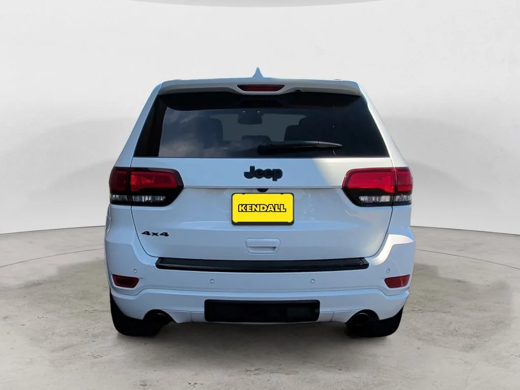 Used 2015 White Jeep Altitude image 4