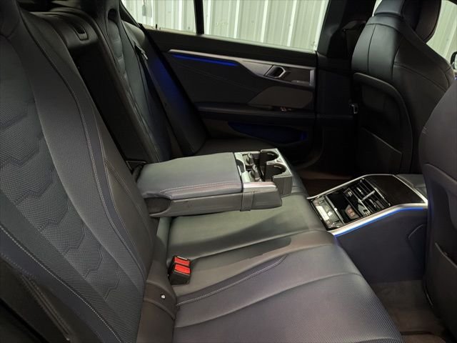 2023 BMW 8 Series M850i - Photo 23
