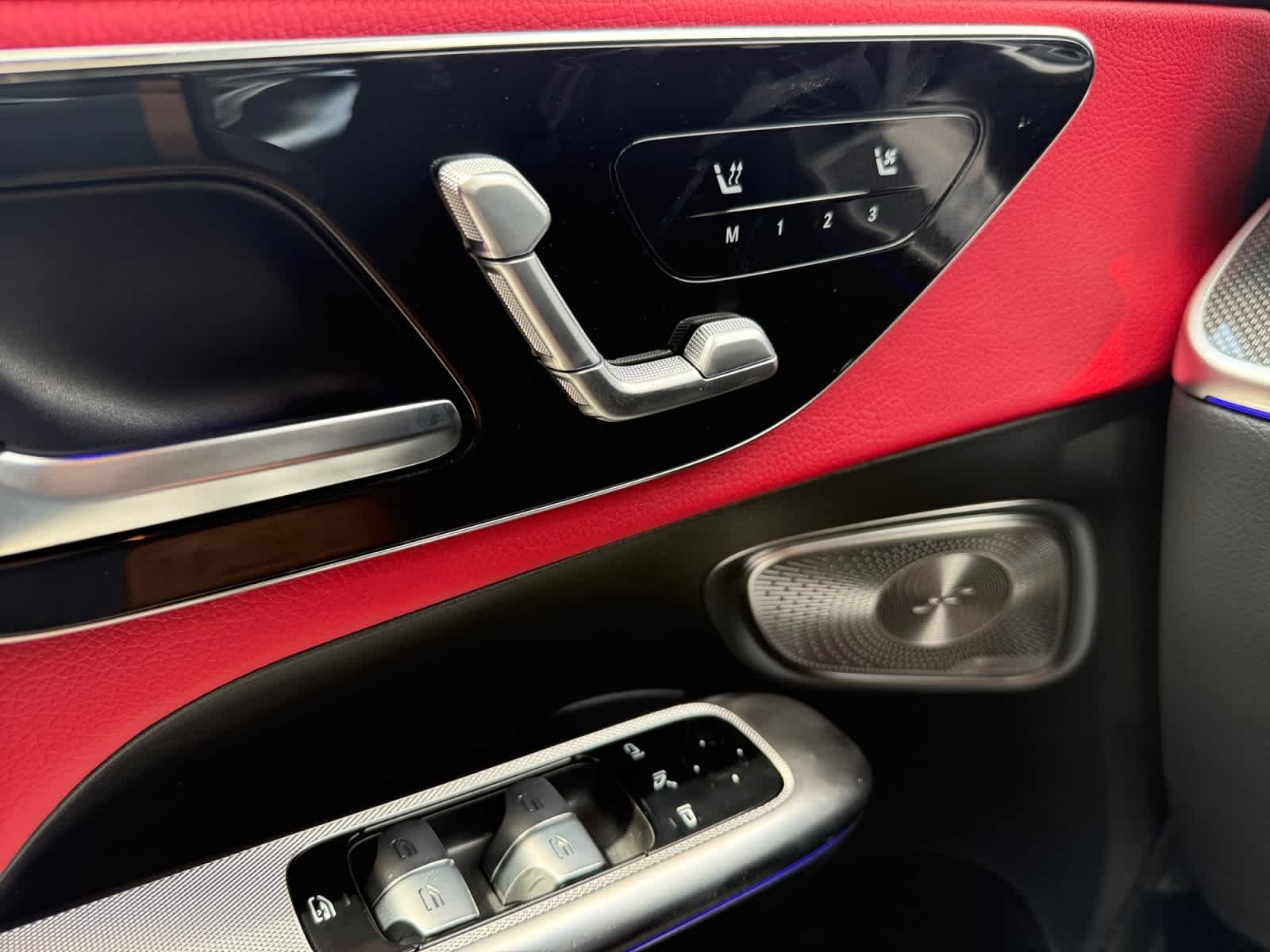 New 2027 Polar White Mercedes-Benz GLC 300 image 27