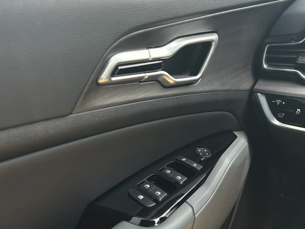 Certified Used 2023 Ebony Black Kia X-Line image 11