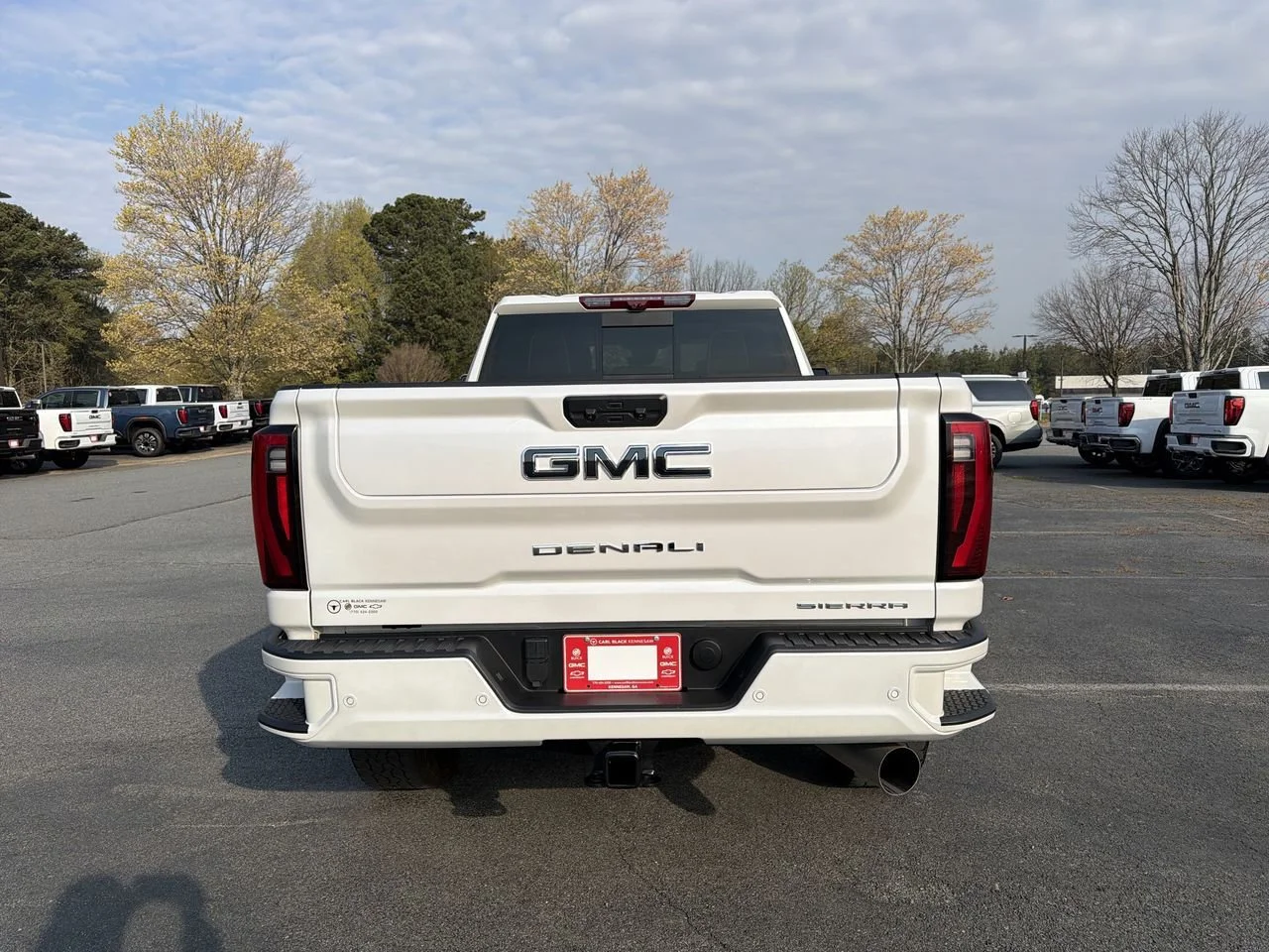 Used 2025 White Frost Tricoat GMC Denali Ultimate image 7
