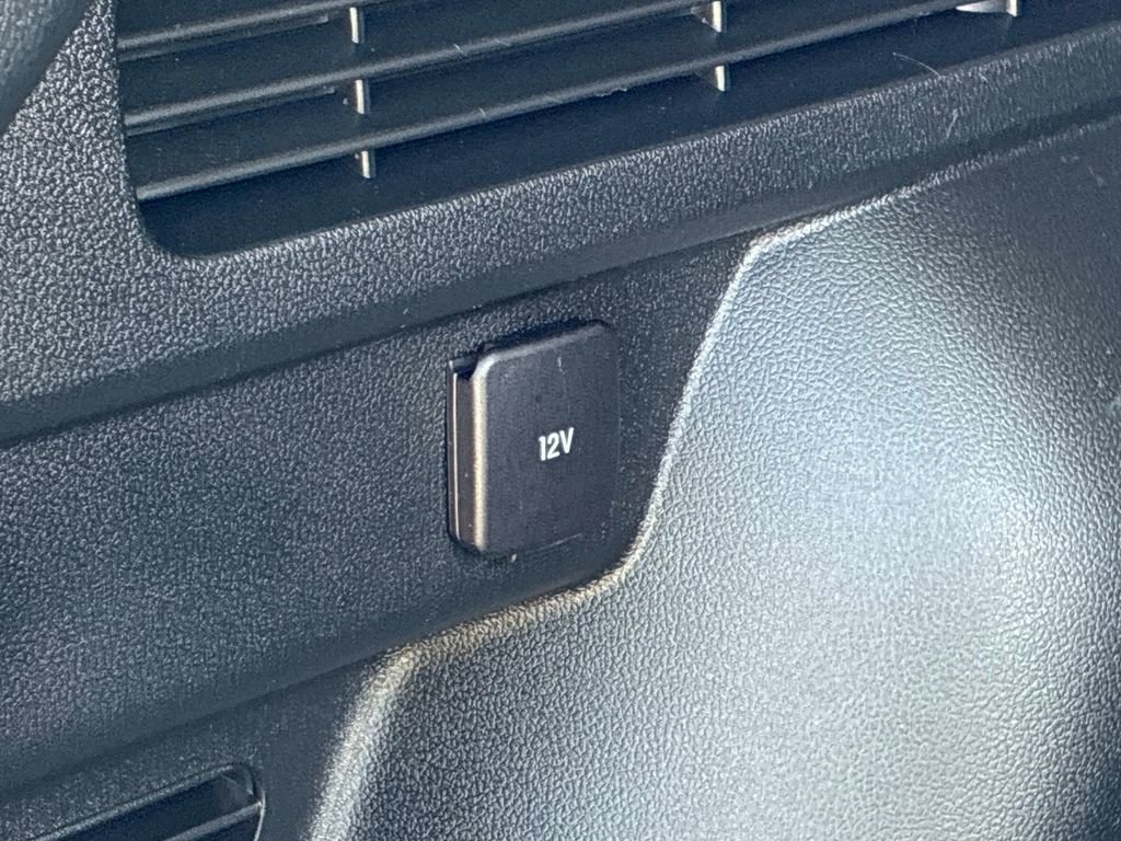 Used 2022 Blue Ford SE image 16