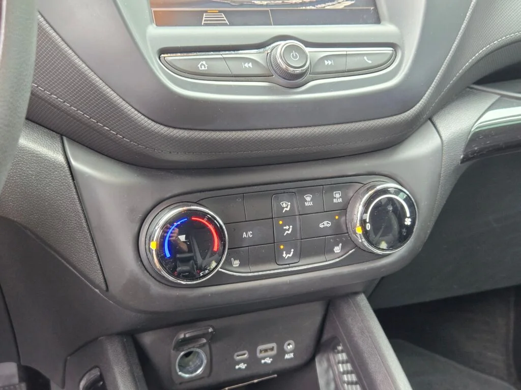 Used 2022 Black Chevrolet LT image 23