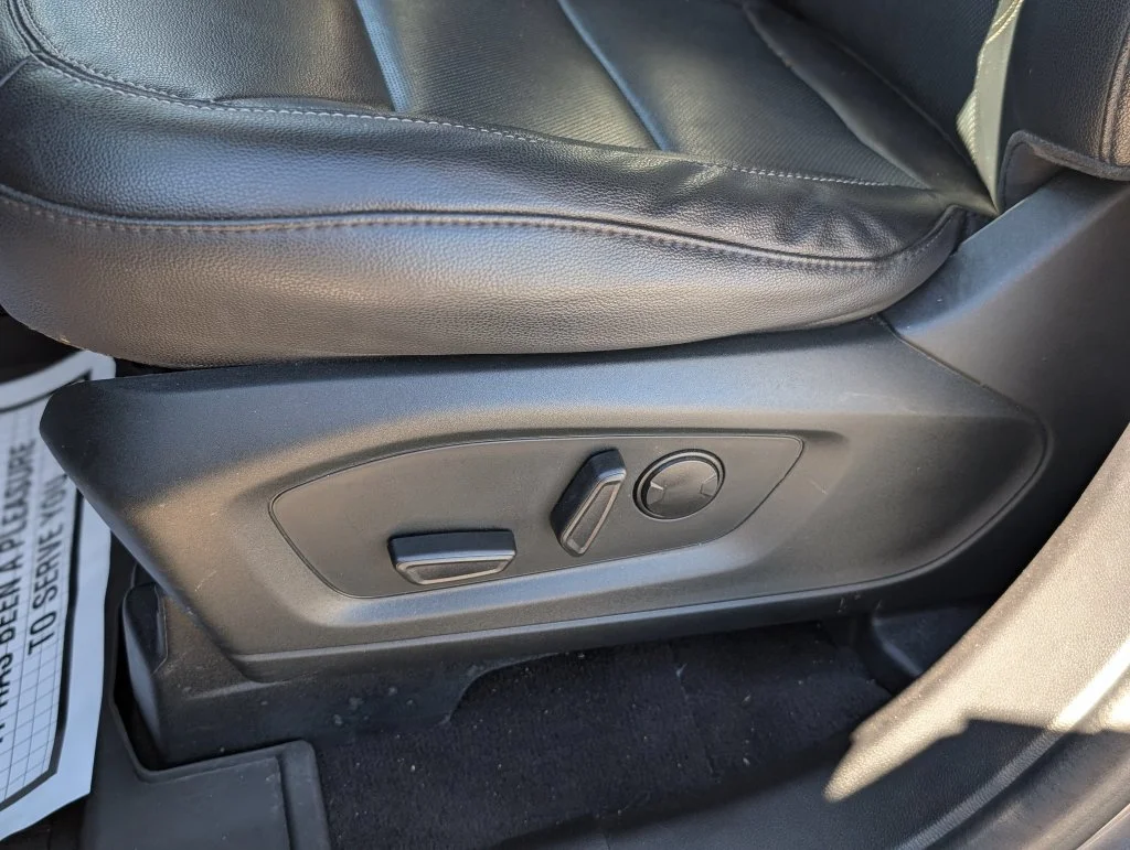 Used 2022 Gray Ford Limited image 30