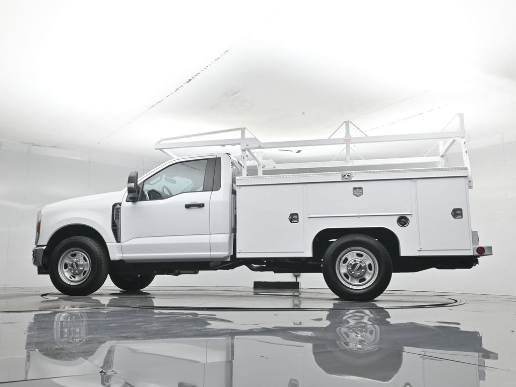 2026 Ford F-350 Super Duty Chassis Cab XL - Photo 7