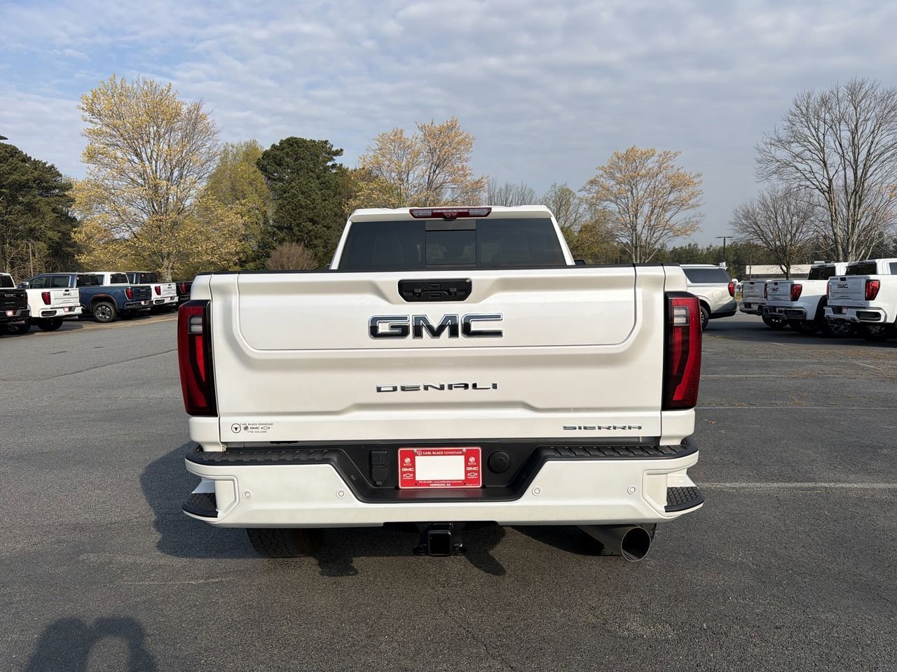 Used 2025 White Frost Tricoat GMC Denali Ultimate image 7