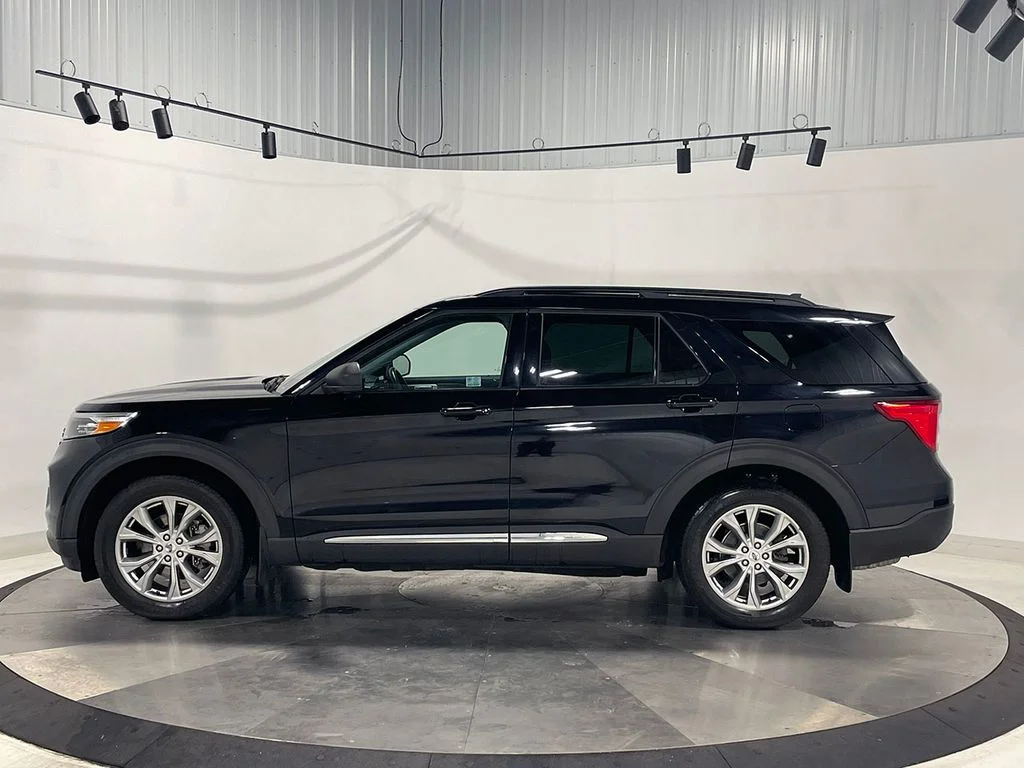 Used 2021 Black Ford XLT image 16