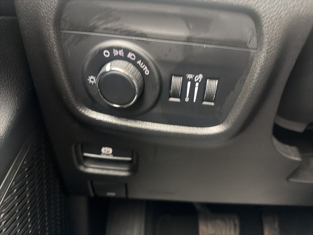Used 2023 Black Jeep Laredo image 19