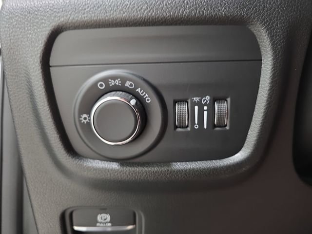 Used 2024 Silver Jeep Altitude X image 24