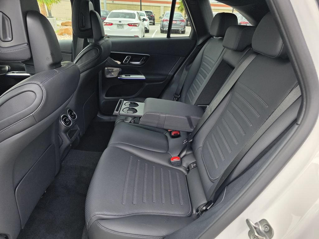 New 2026 Polar White Mercedes-Benz GLC 300 image 40