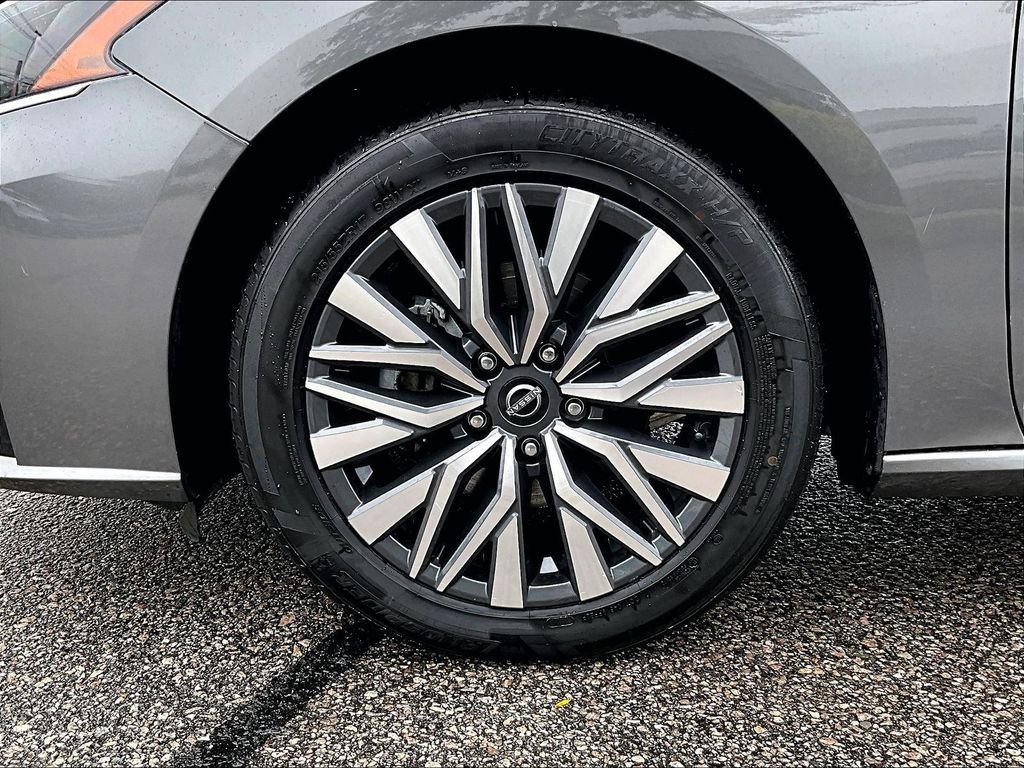 Certified Used 2024 Gray Nissan 2.5 SV image 7