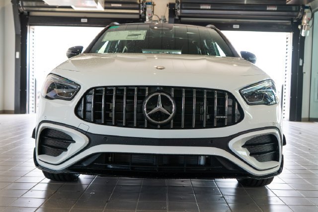New 2026 Polar White Mercedes-Benz GLA 35 AMG® image 40