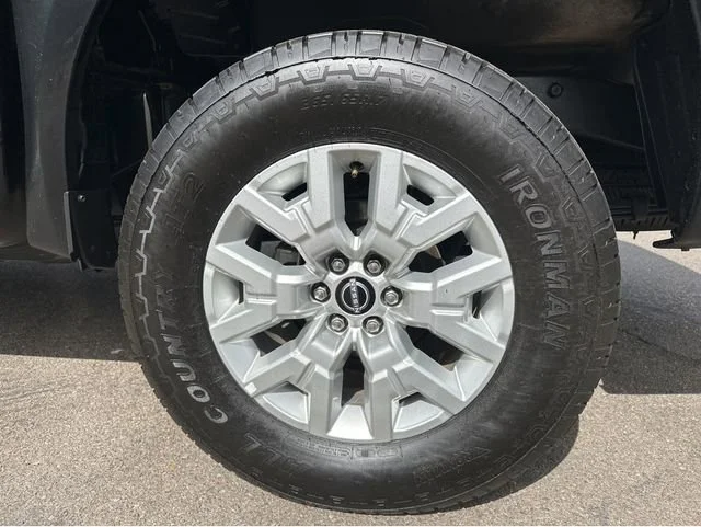 2023 Nissan Frontier SV - Photo 9