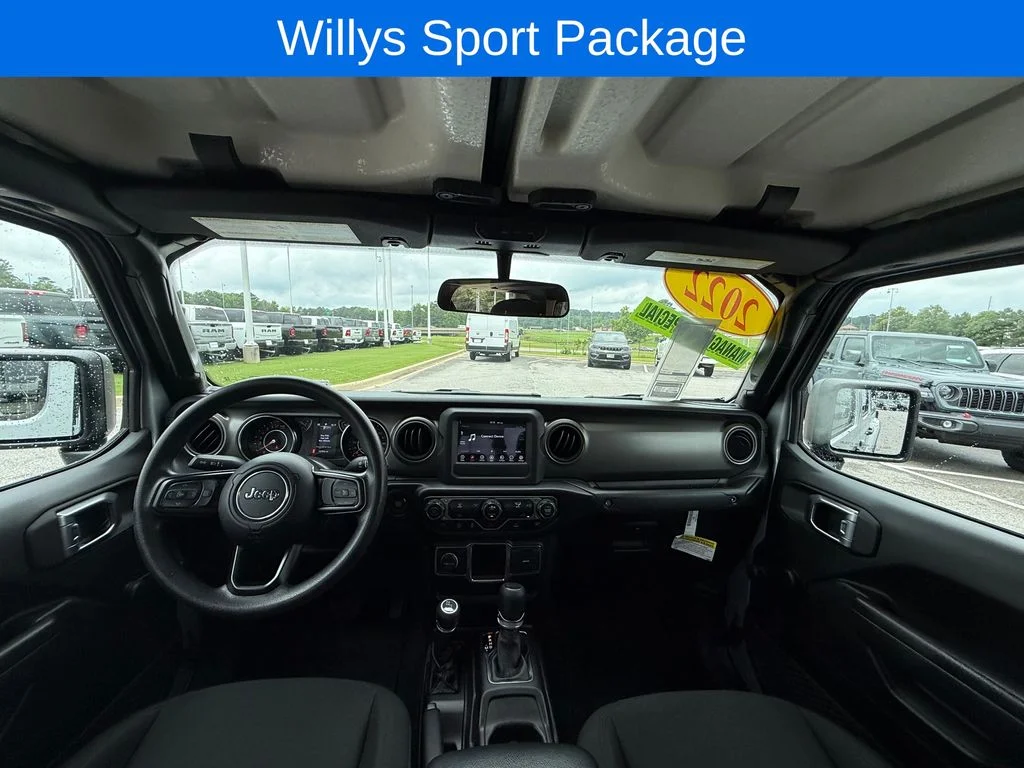 Used 2022 Silver Jeep Sport image 7