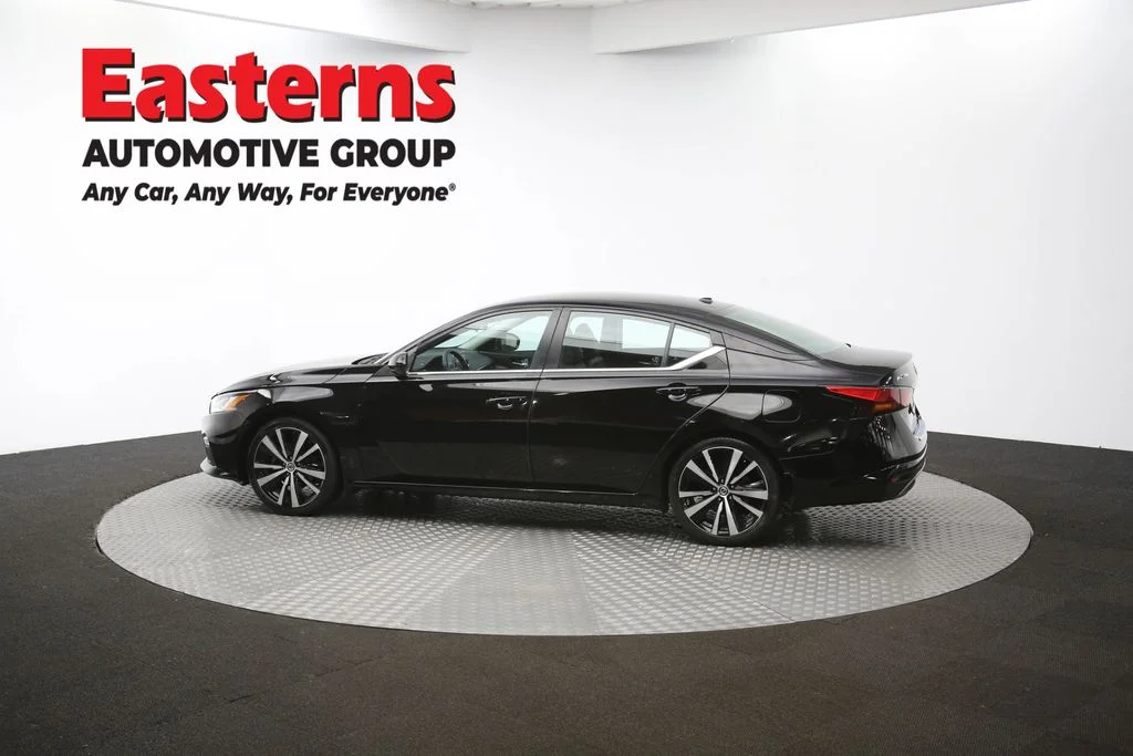 Used 2020 Black Nissan 2.5 SR image 59