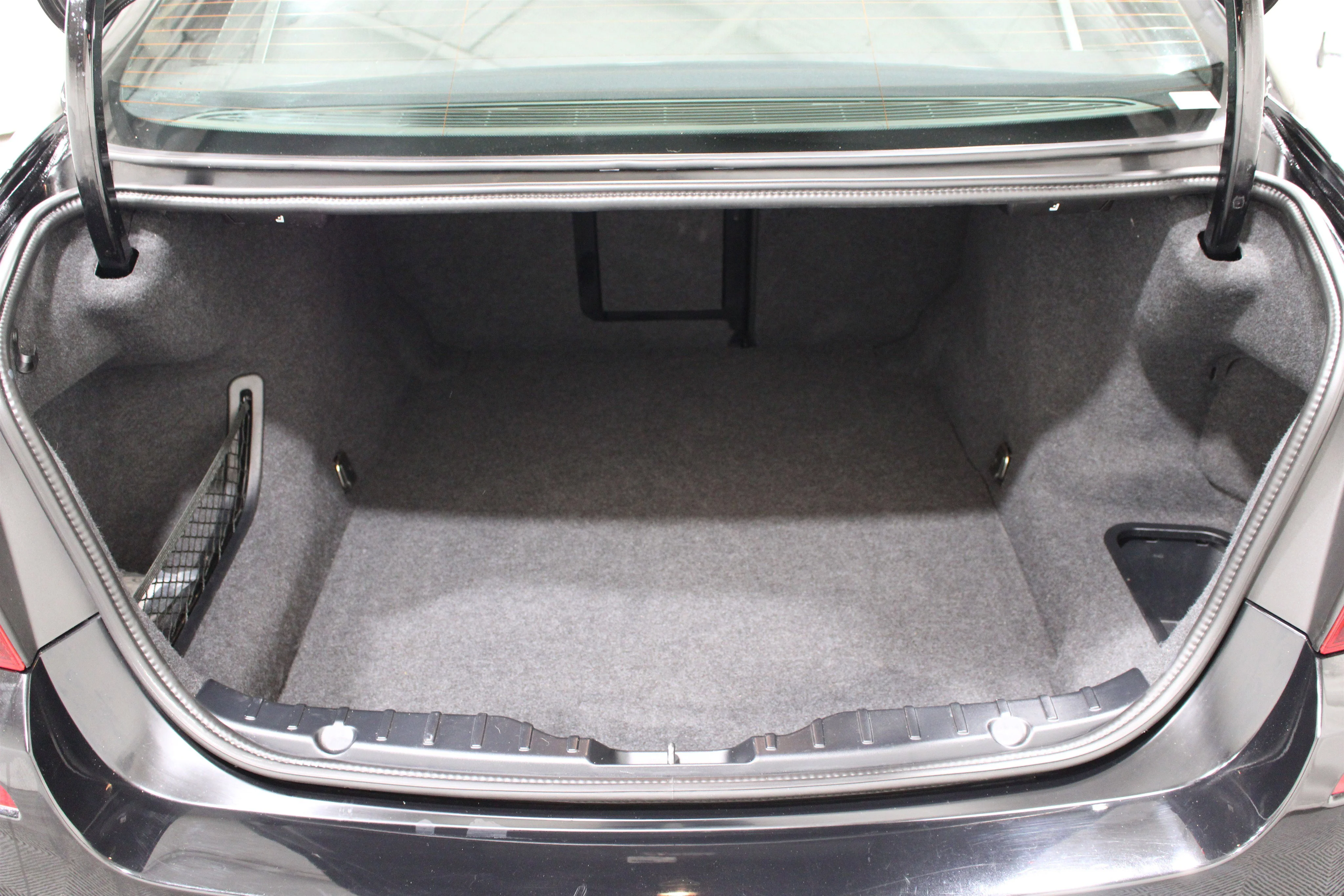 2016 BMW 5 Series 550i - Photo 24