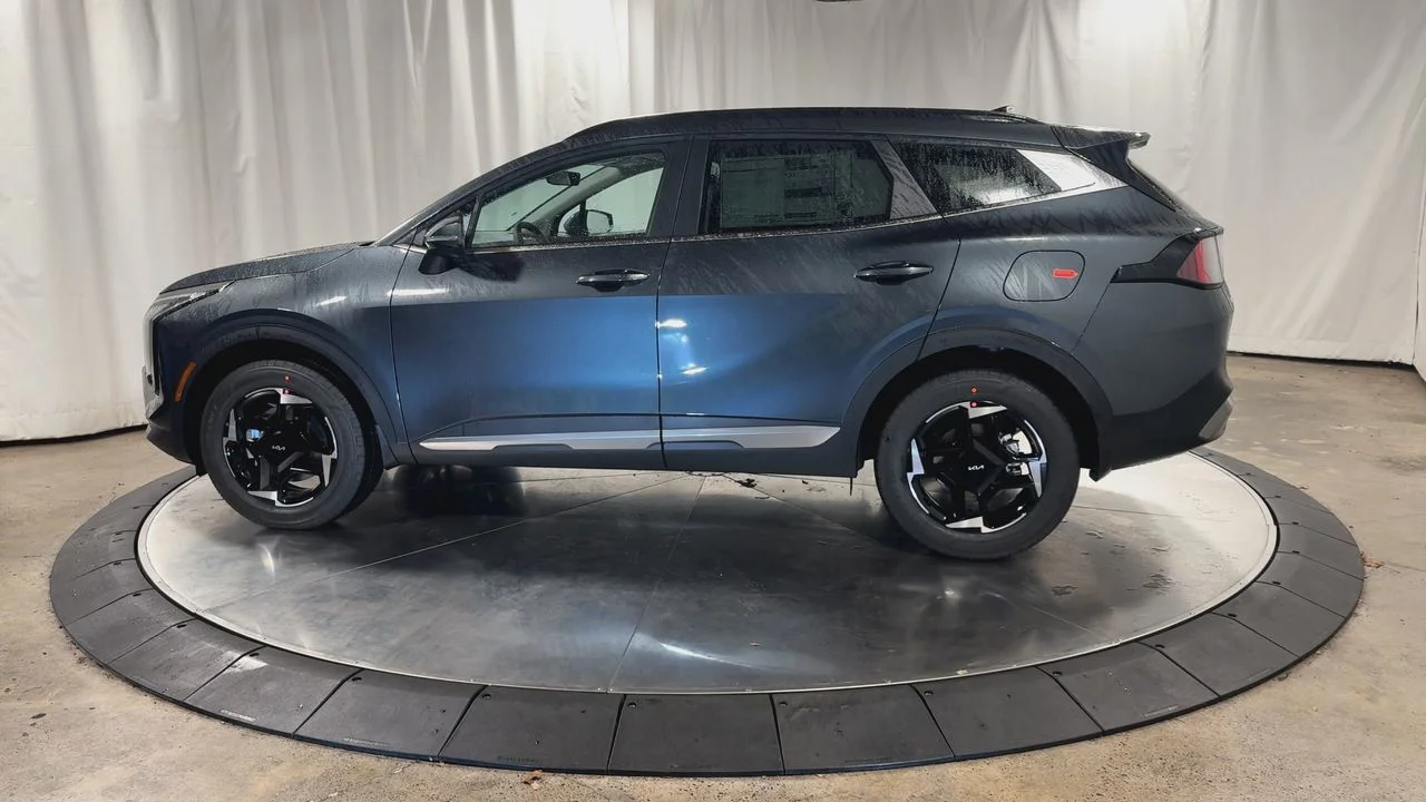 New 2026 Gravity Gray Kia EX image 6