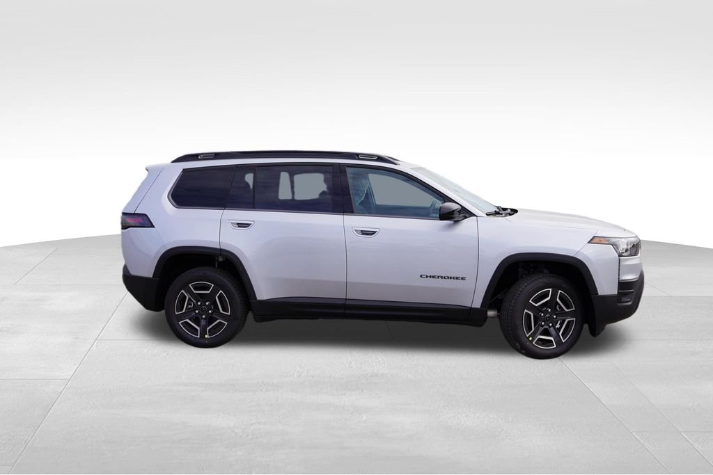 New 2026 Silver Zynith Clear-Coat Exterior Paint Jeep Laredo image 2