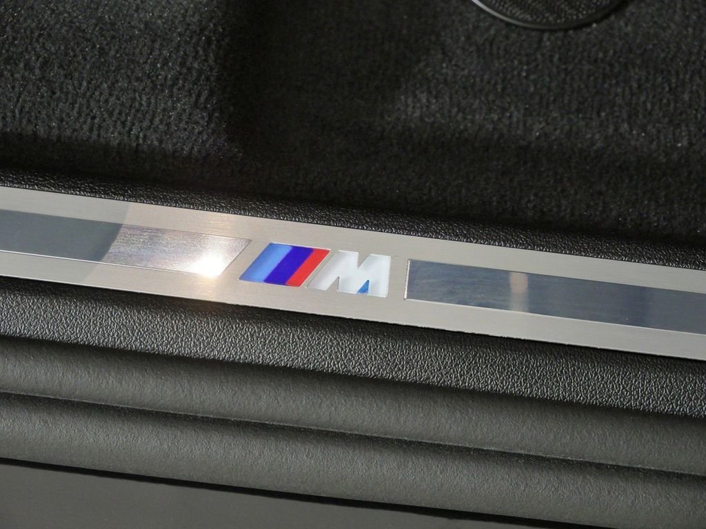 New 2026 Black Sapphire Metallic BMW xDrive40i image 23