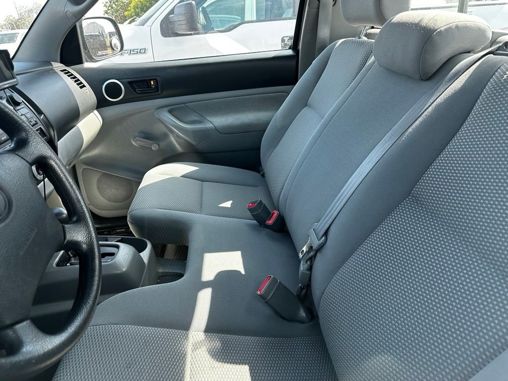 Used 2009  Toyota  image 16