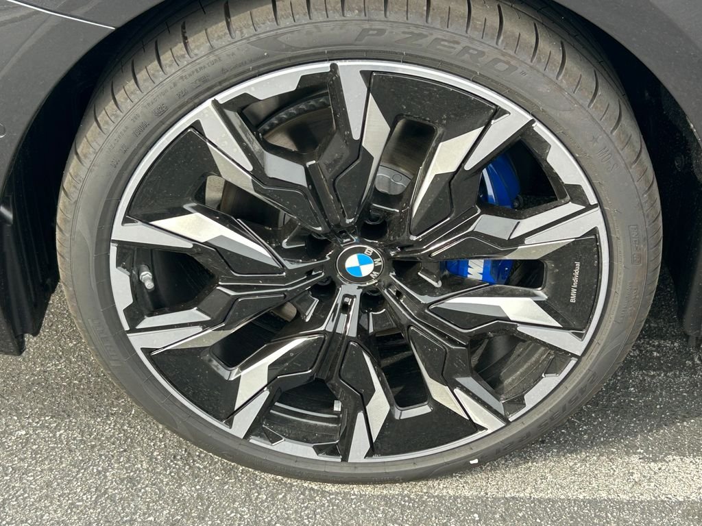 New 2026 Dark Graphite Metallic BMW 530i image 9