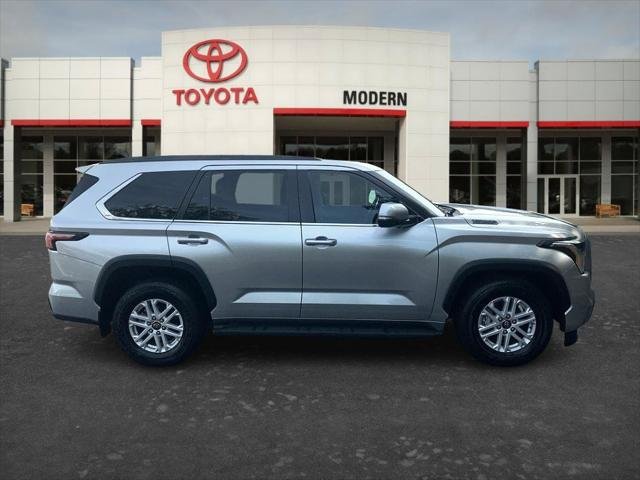 Certified Used 2025 CELESTIAL SILVER Toyota  image 4