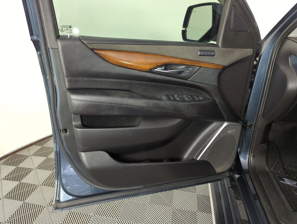 Used 2020 Gray Cadillac Premium image 17