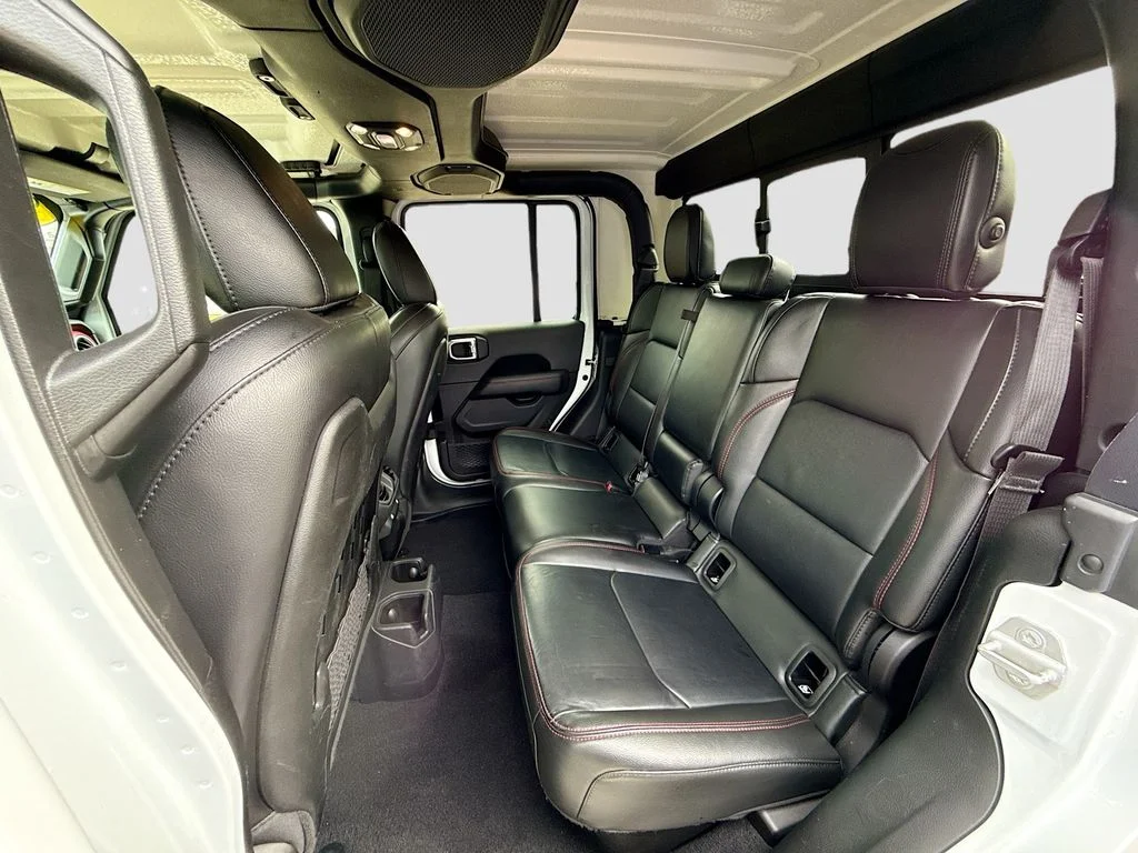 Used 2022 Bright White Clearcoat Jeep Rubicon image 24