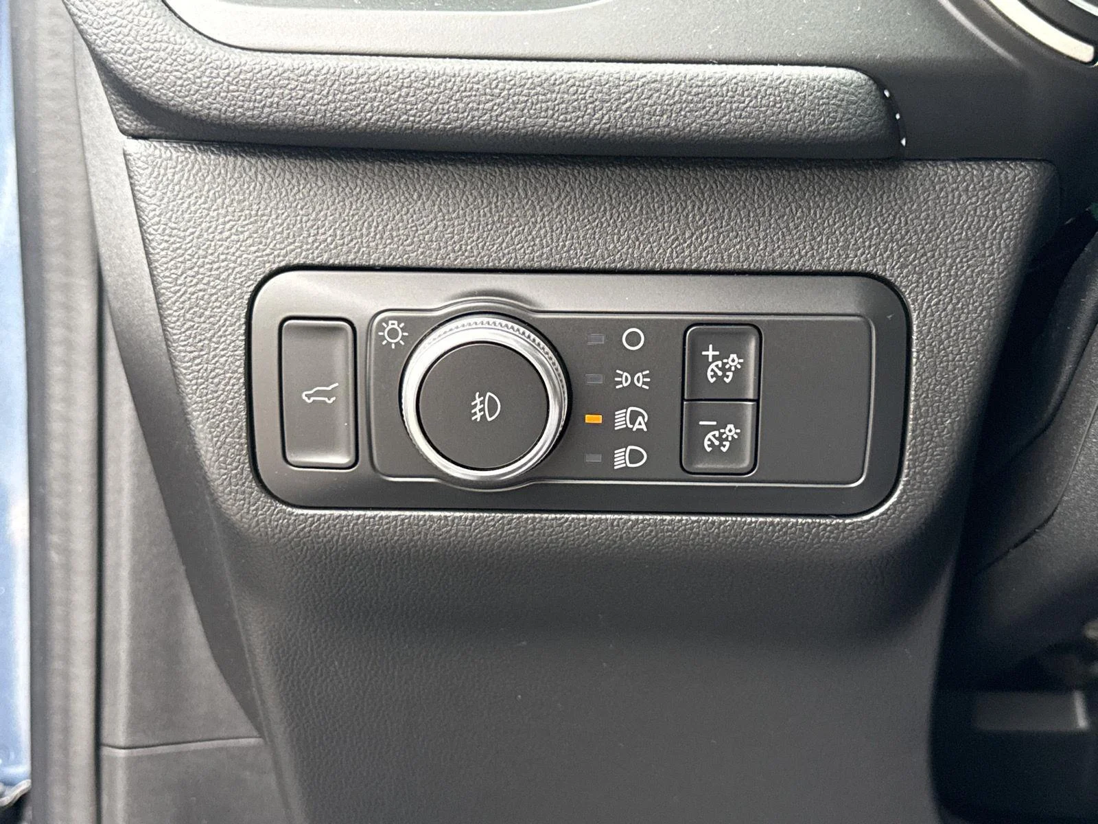 Used 2020 Blue Ford SEL image 17