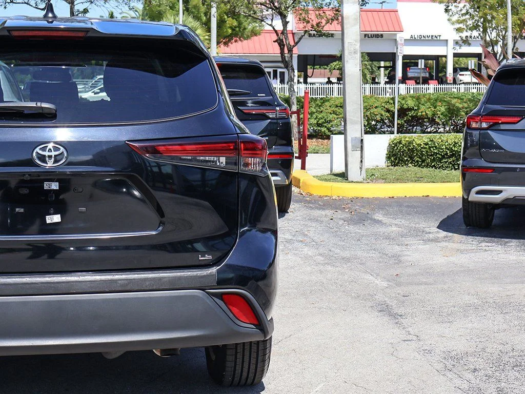 2024 Toyota Highlander LE - Photo 14
