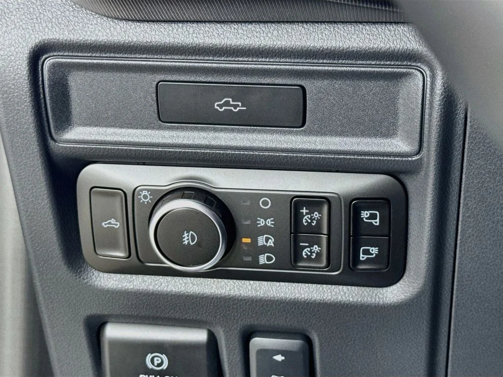 Used 2026 Avalanche Ford Lariat image 15