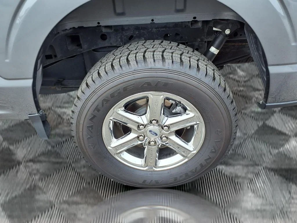 Used 2024 Gray Ford XLT image 26