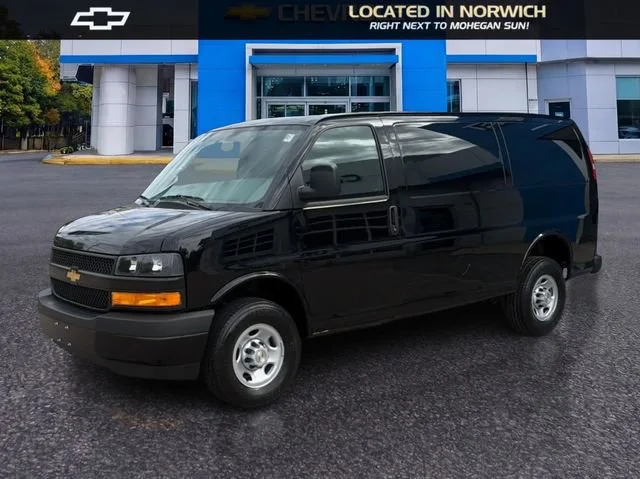 2026 Chevrolet Express 2500 Work Van HD's photo