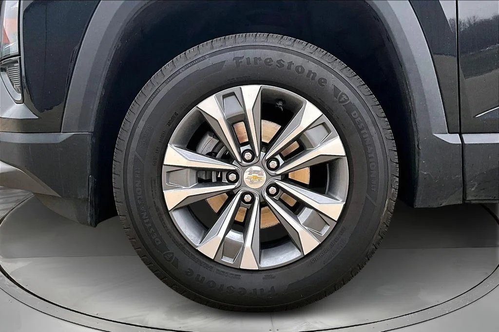Used 2025 Black Chevrolet LT image 31