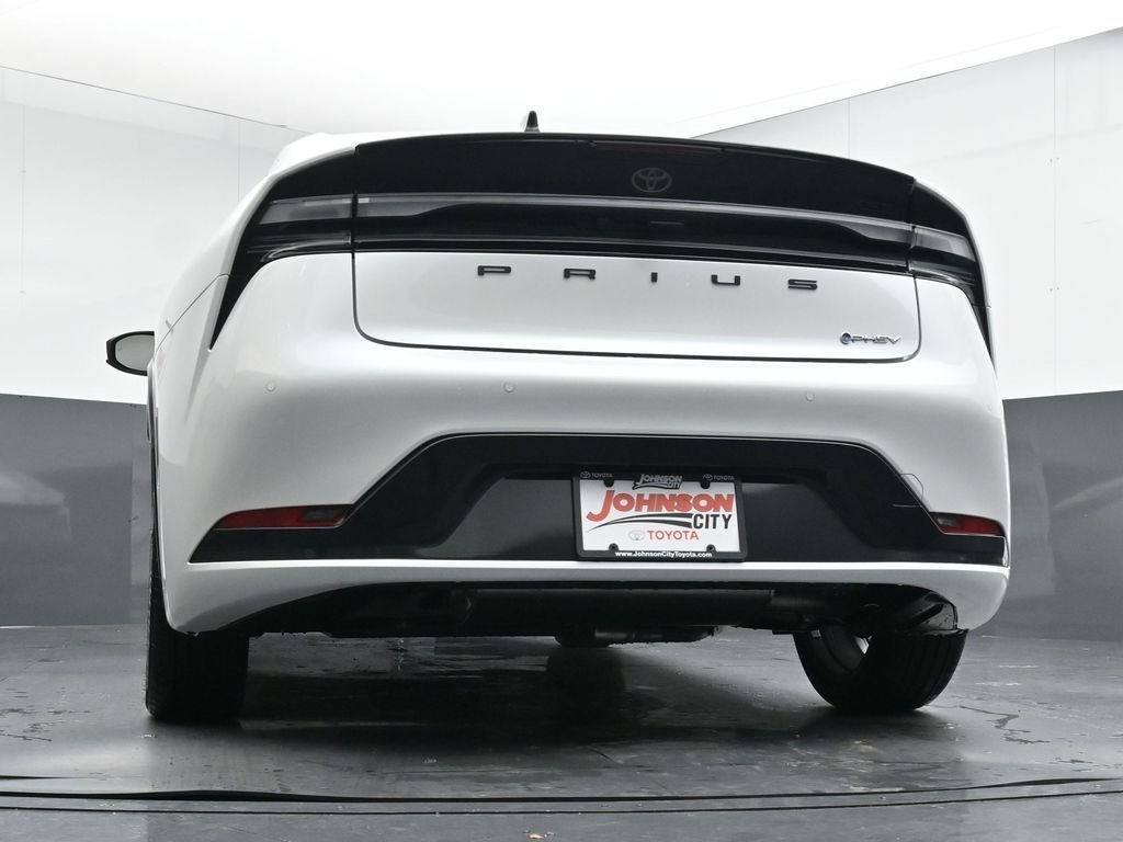 New 2026 Wind Chill Pearl <sup>1</sup> Toyota  XSE image 33