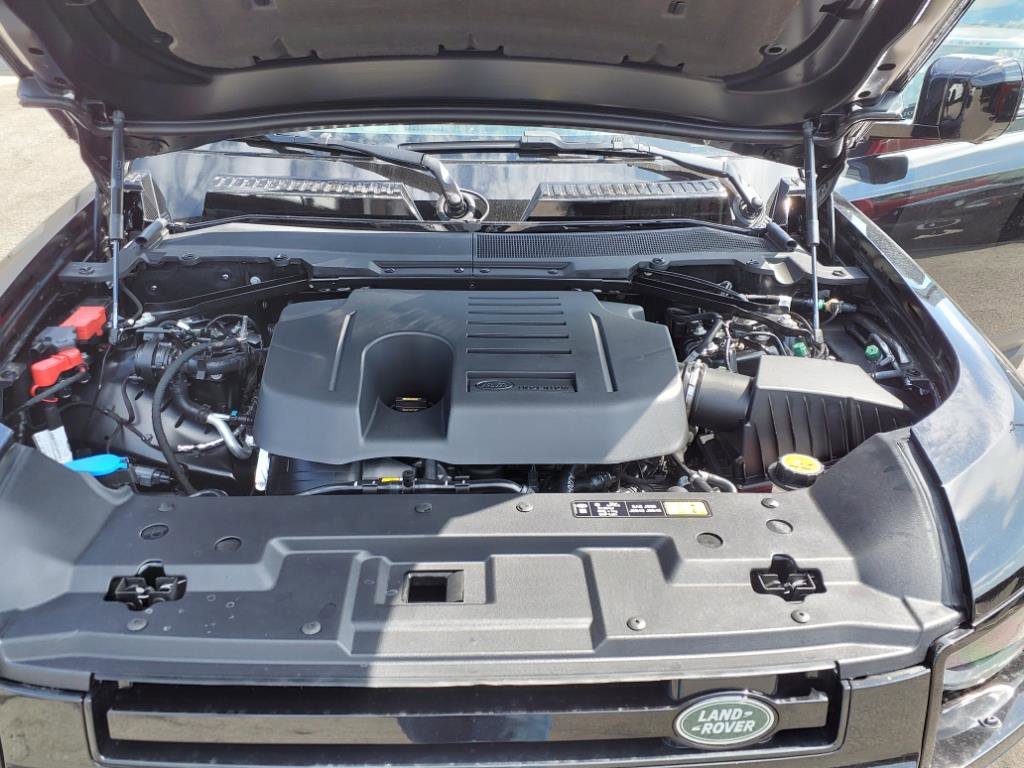 2025 Land Rover Defender S - Photo 9