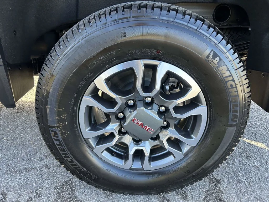 New 2026 Onyx Black GMC SLT image 10