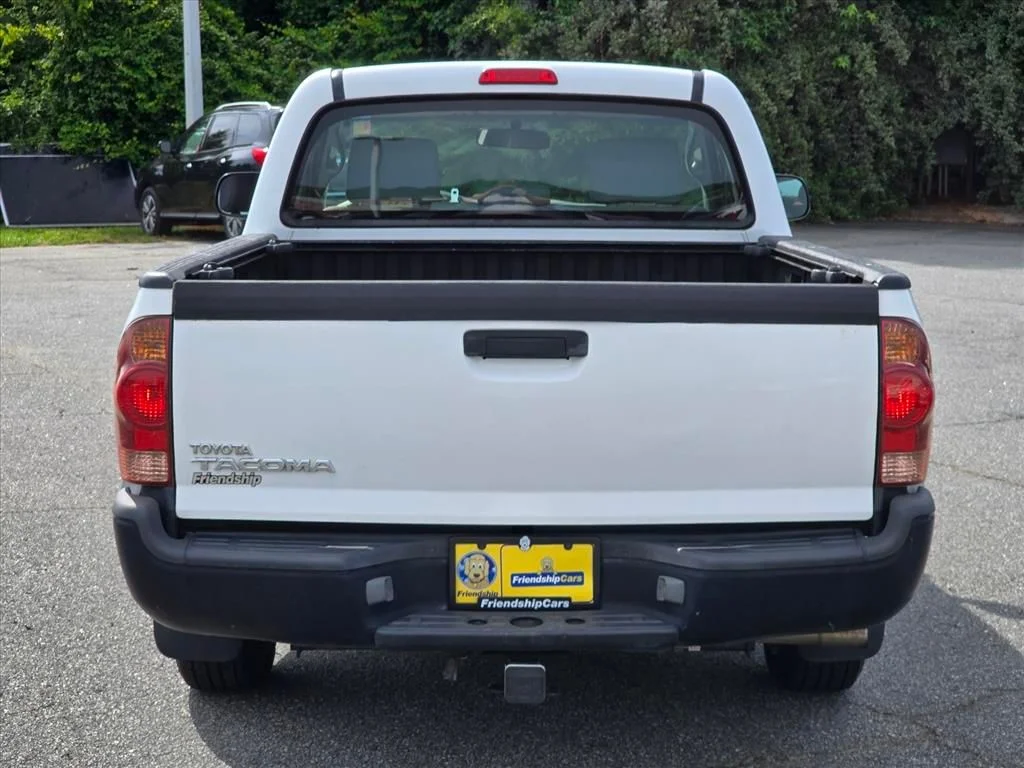 Used 2007 White Toyota  image 25