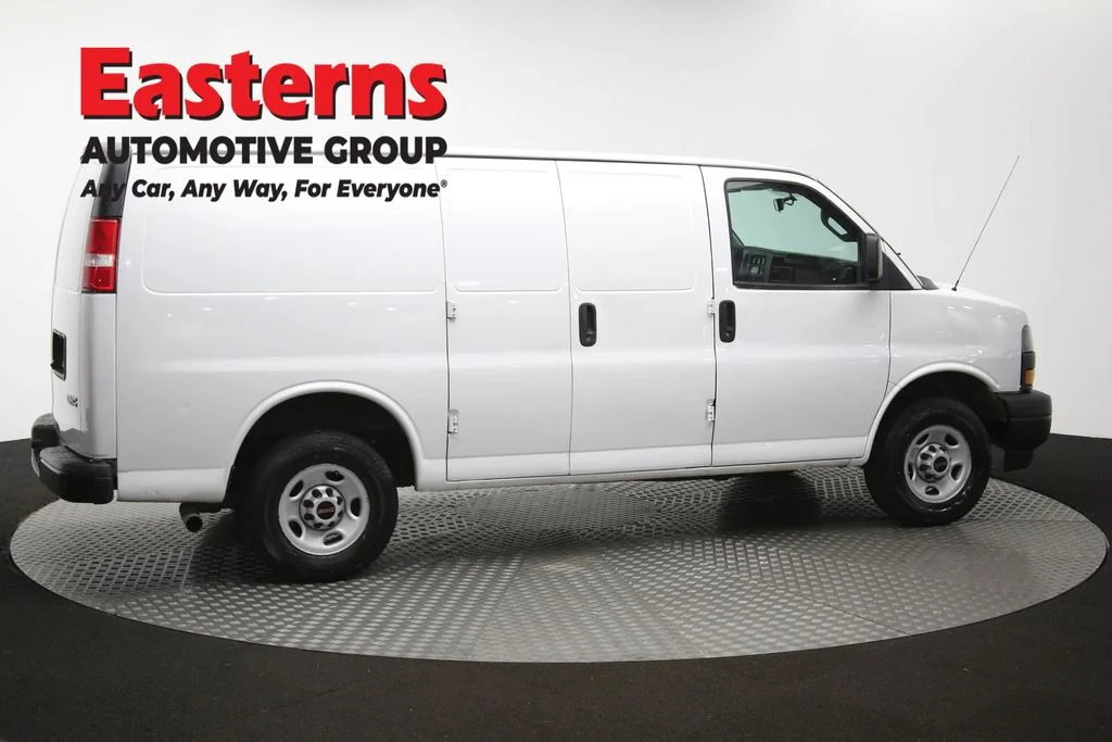Used 2022 White GMC Work Van image 36