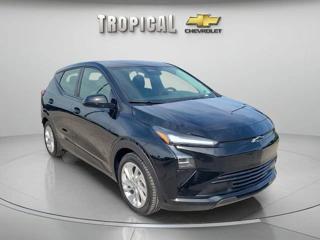 New 2027 Mosaic Black Metallic Chevrolet LT image 4
