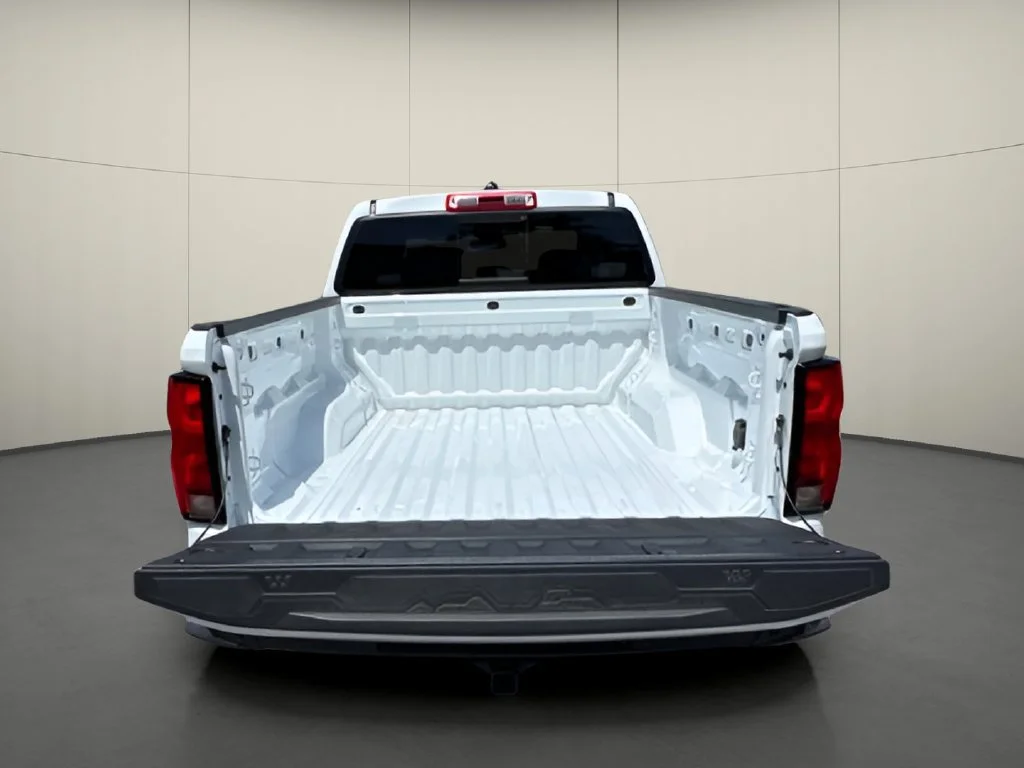 New 2026 Summit White Chevrolet Z71 image 5
