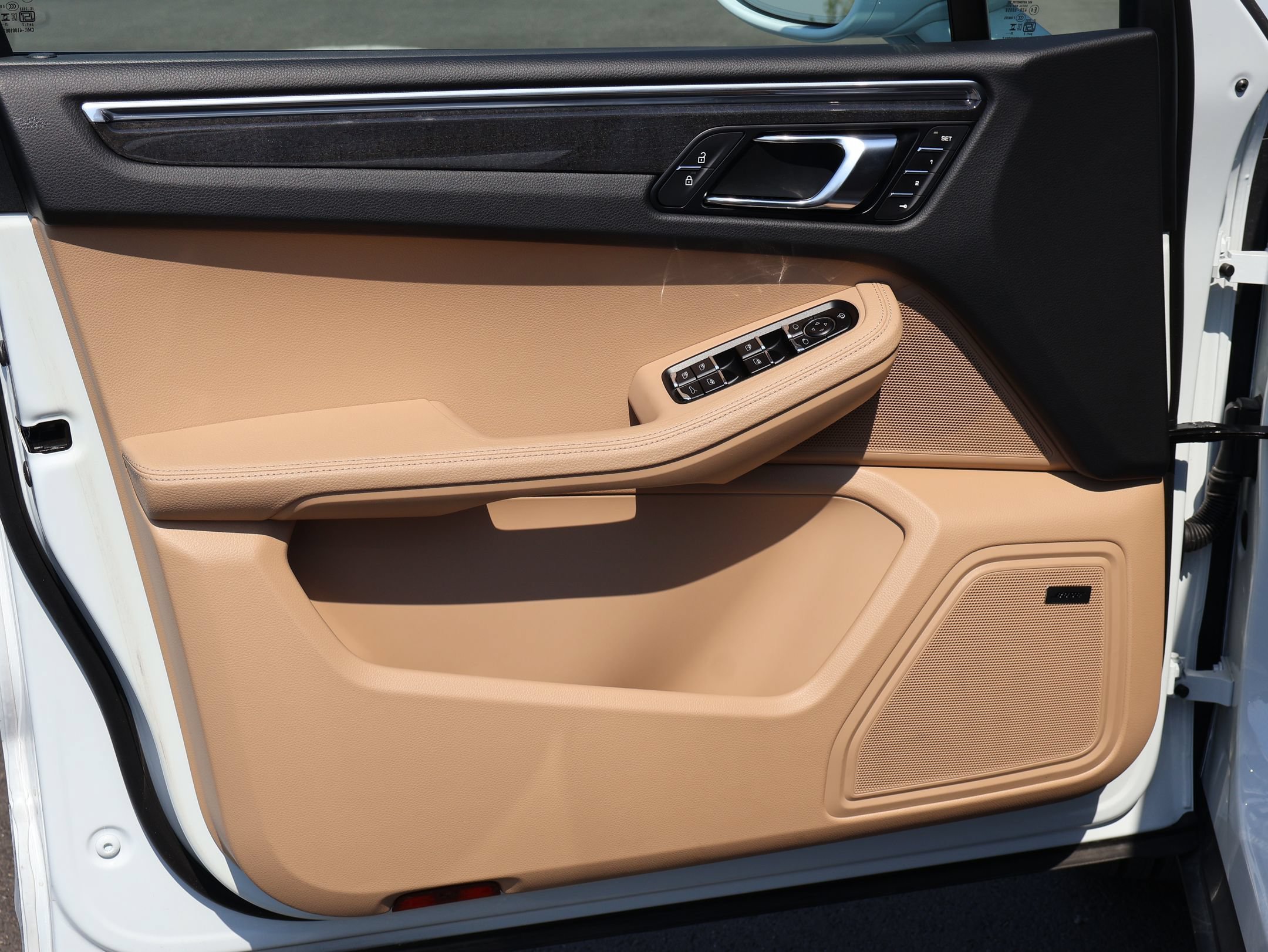 2026 Porsche Macan T - Photo 42