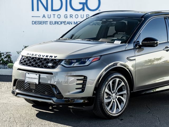 New 2024 Silicon Silver Land Rover SE image 2