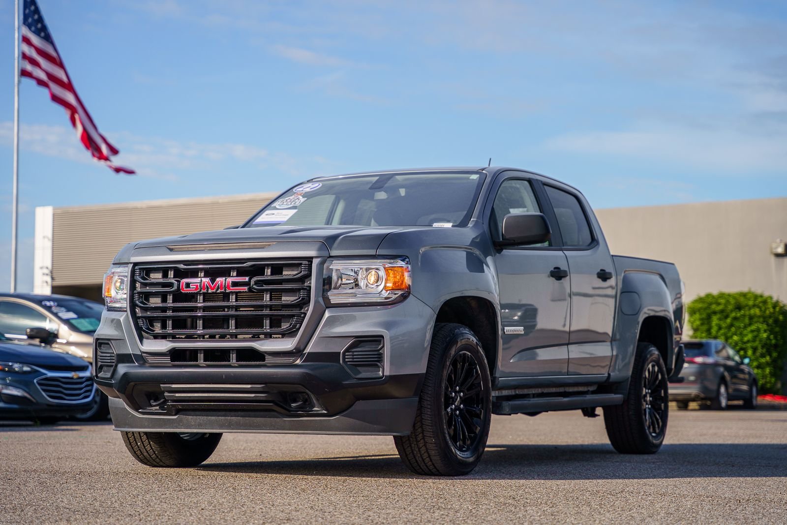Used 2022 Gray GMC Elevation Standard image 2