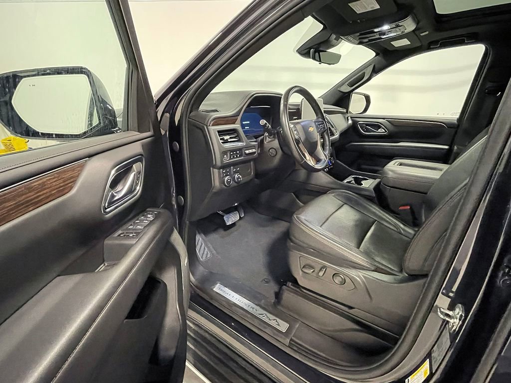 Used 2023 Dark Ash Metallic Chevrolet High Country image 17