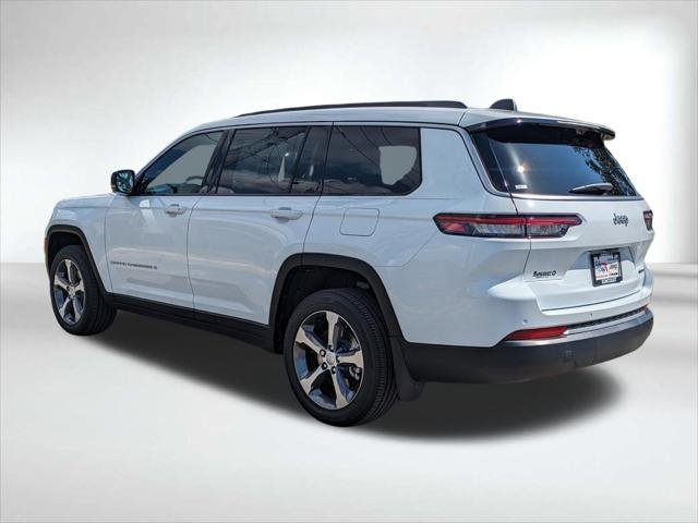 New 2026 Bright White Clear-Coat Exterior Paint Jeep Limited image 32