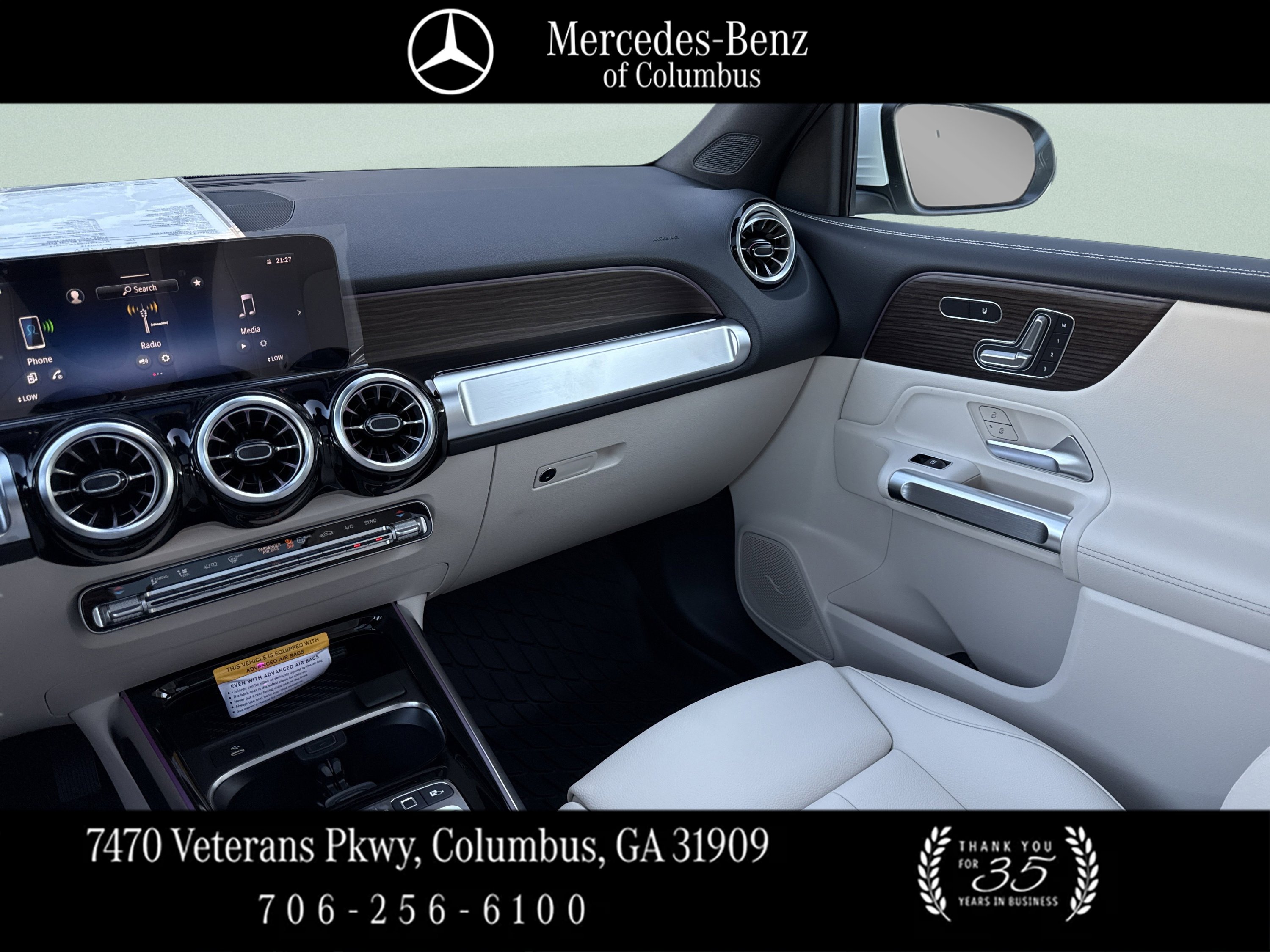 Used 2026 Polar White Mercedes-Benz GLB 250 image 37