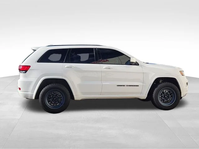 Used 2021 White Jeep Laredo X image 10
